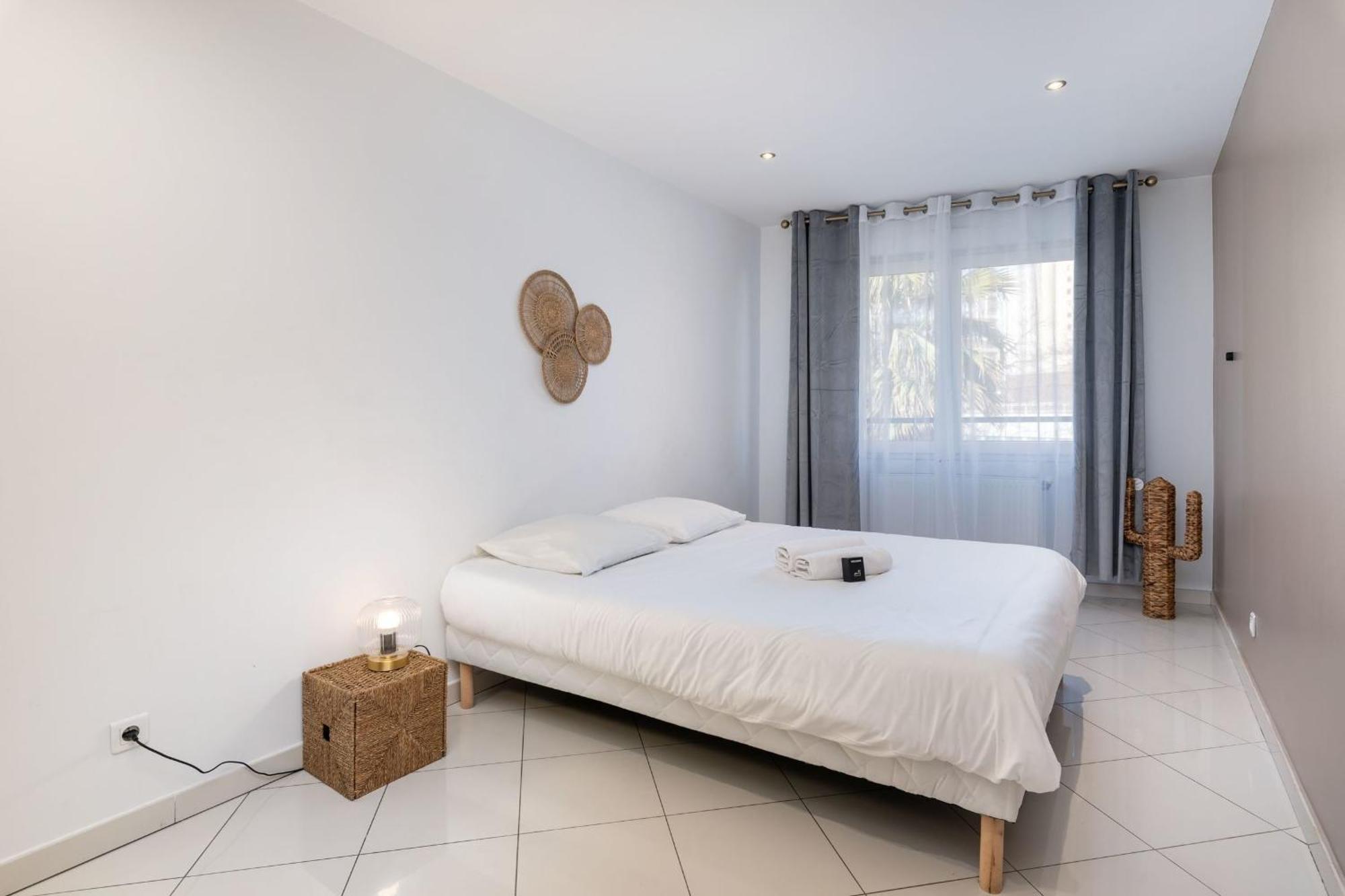 Maison Frappaz - 4 Bedrooms With Garden Βιλερμπάν Εξωτερικό φωτογραφία