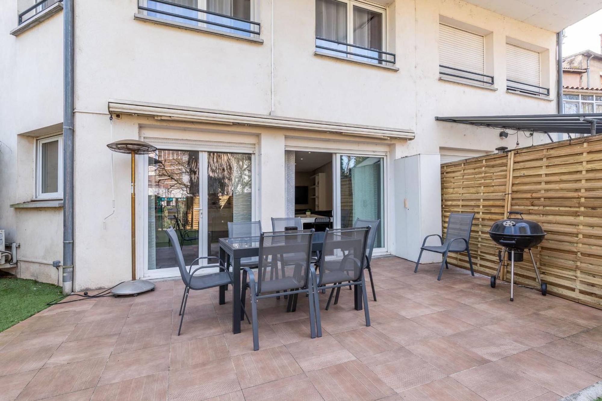 Maison Frappaz - 4 Bedrooms With Garden Βιλερμπάν Εξωτερικό φωτογραφία